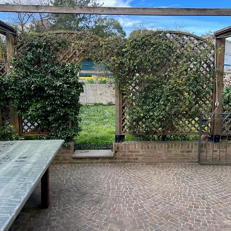 I Tre Gatti * Πέζαρο